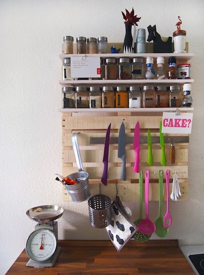 pallet kitchen shelf for spices